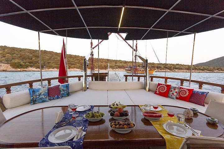 Bodrum Luxe privécruise met Gulet – zwemmen, lunch, verborgen baaien