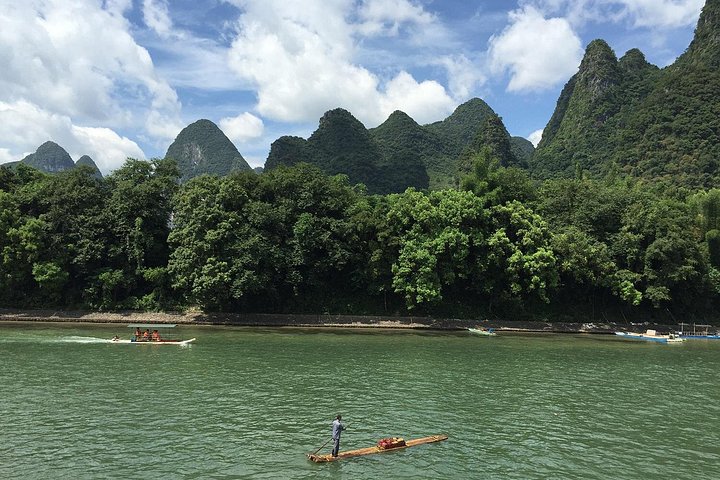 1 dagers Li River Cruise fra Guilin til Yangshuo med privat guide og sjåfør