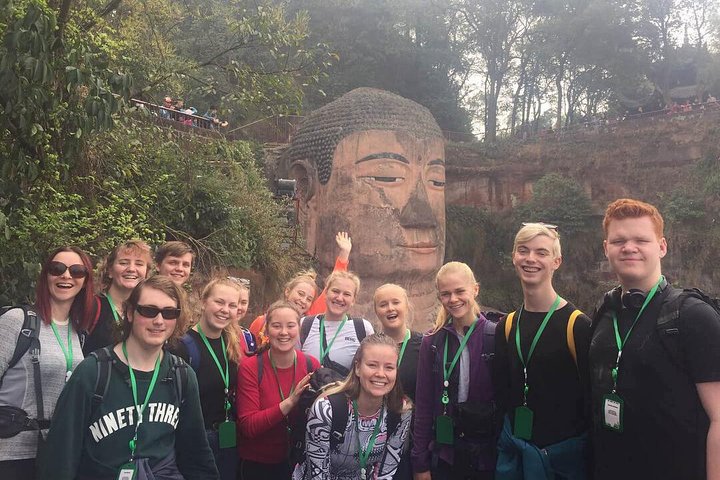 All-inclusive privétrip naar Chengdu Giant Panda Base en Leshan Giant Buddha