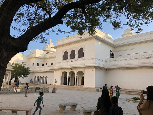 Envägsöverföring från Bundi till Udaipur Drop med Chittorgarh Fort
