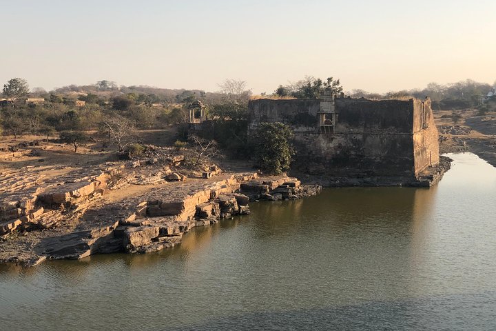 Envägsöverföring från Bundi till Udaipur Drop med Chittorgarh Fort