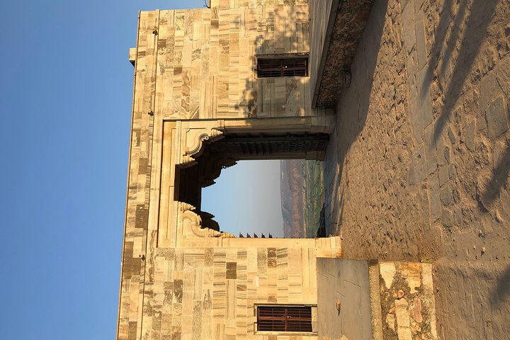 Envägsöverföring från Bundi till Udaipur Drop med Chittorgarh Fort