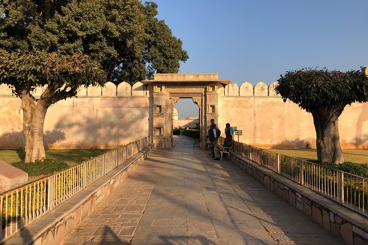 Envägsöverföring från Bundi till Udaipur Drop med Chittorgarh Fort