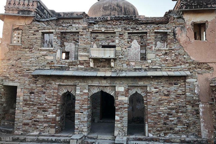 Envägsöverföring från Bundi till Udaipur Drop med Chittorgarh Fort