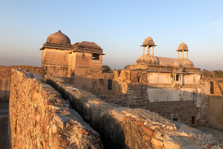 Envägsöverföring från Bundi till Udaipur Drop med Chittorgarh Fort