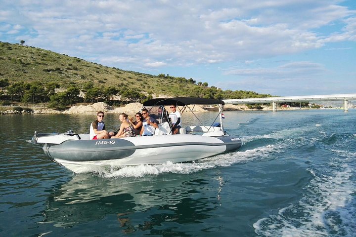 Tour privato in barca con esperto locale - Crea il tuo itinerario