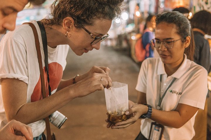 Bangkok om natten: Templer, markeder og mat Tuk-Tuk tur