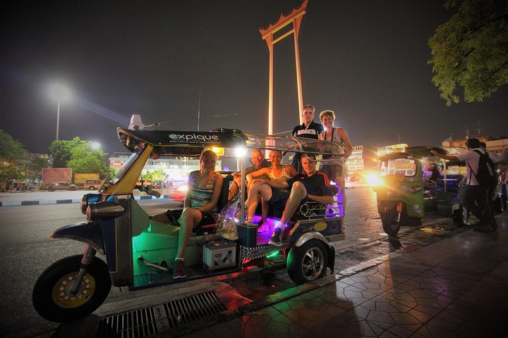 Bangkok om natten: Templer, markeder og mat Tuk-Tuk tur