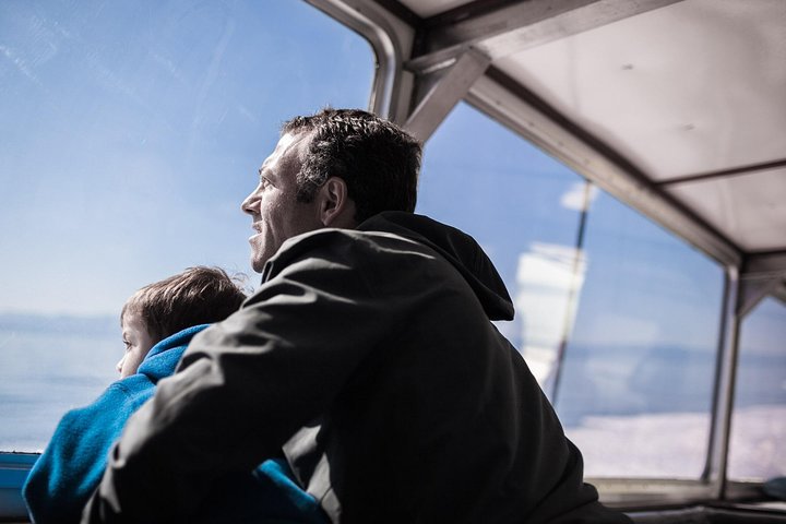 Sommar Victoria Whale Watching Tour på ett täckt fartyg
