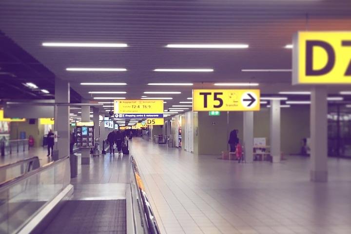 Privétransfer van Zaandam naar AMS Amsterdam Schiphol Airport