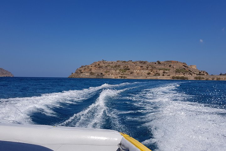 Isola Spinalonga, grotta di Milatos, motoscafo privato, olio d'olivaDegustazione