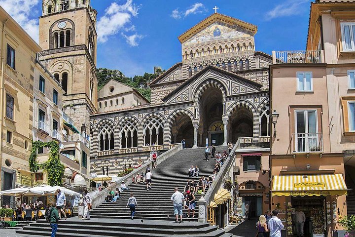 Ganztägige Tour nach Positano, Amalfi und Ravello mit Bootsoption