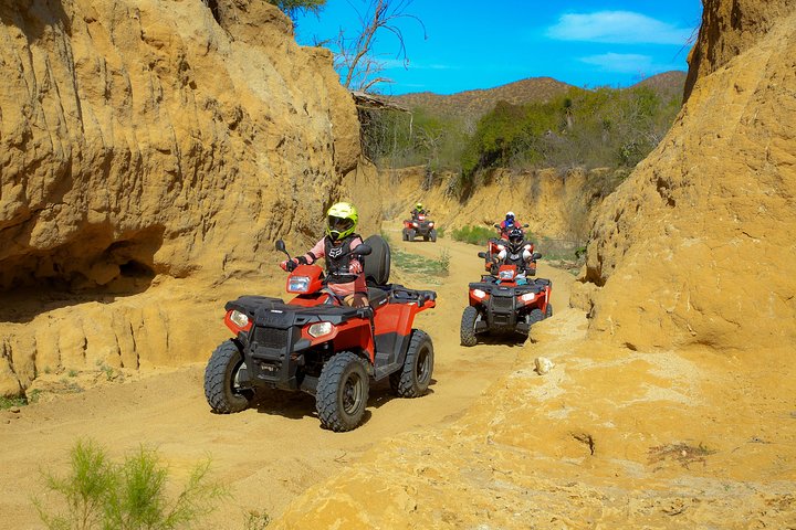 Excursion en VTT Cabo 4x4 avec dégustation de tequila et déjeuner buffet mexicain