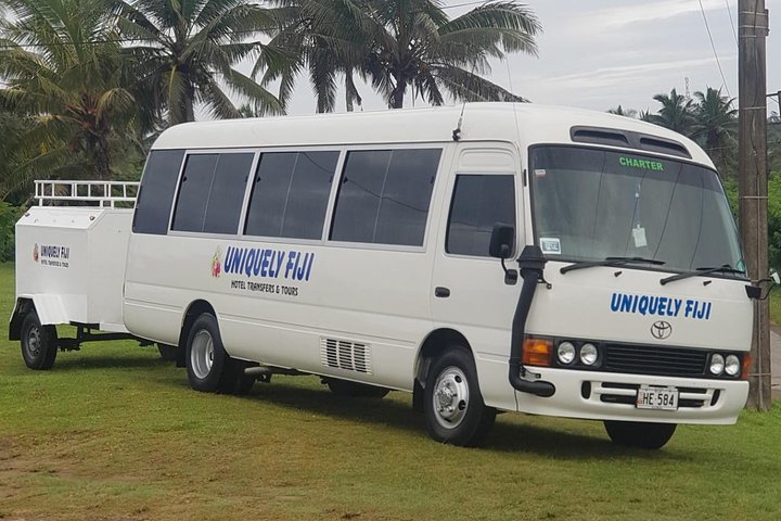 Trasferimento privato in minibus Hotel all'aeroporto di Nadi