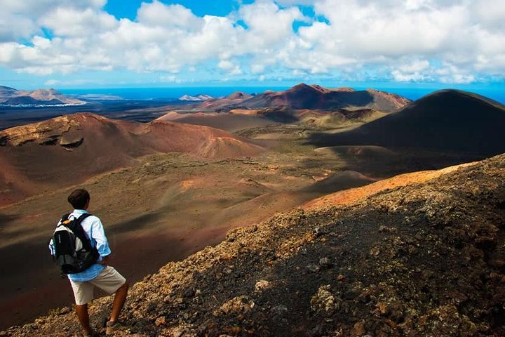 Volledige dagtour naar Timanfaya, Green Lagoon en La Geria