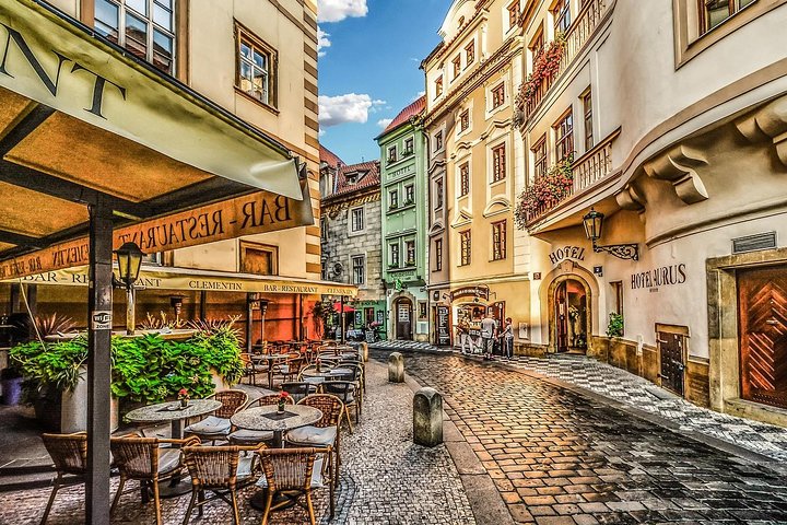 Overføring fra Karlovy Vary til Praha: Privat dagstur med 2 timer for sightseeing