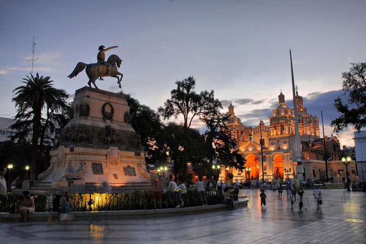 Tour por la ciudad de Córdoba con plaza jesuítica opcional