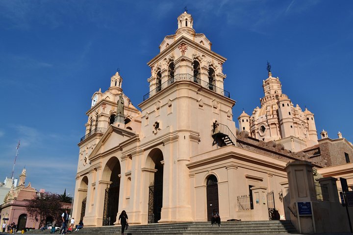 Tour por la ciudad de Córdoba con plaza jesuítica opcional