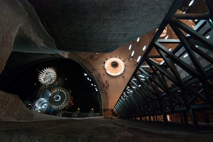 Excursion d'une journée à la mine de sel de Turda, au village de Rimetea et à la forteresse de Coltesti