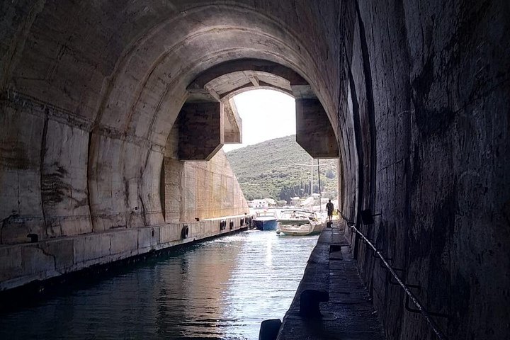 Entdecken Sie die Insel Brac mit dem privaten Boot - Besuchen Sie Bol und versteckte Buchten