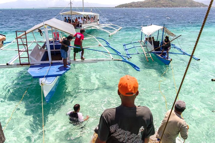 Dumaguete Manjuyod Sandbar & Balinsasayao Twin Lakes Tour