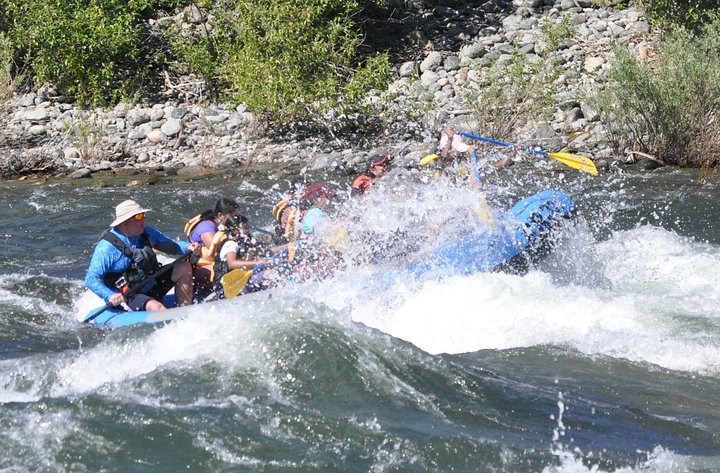 Wildwasser und Wein: Wenatchee River Wildwasser Rafting und Weingut Tour