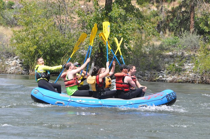 Wildwasser und Wein: Wenatchee River Wildwasser Rafting und Weingut Tour