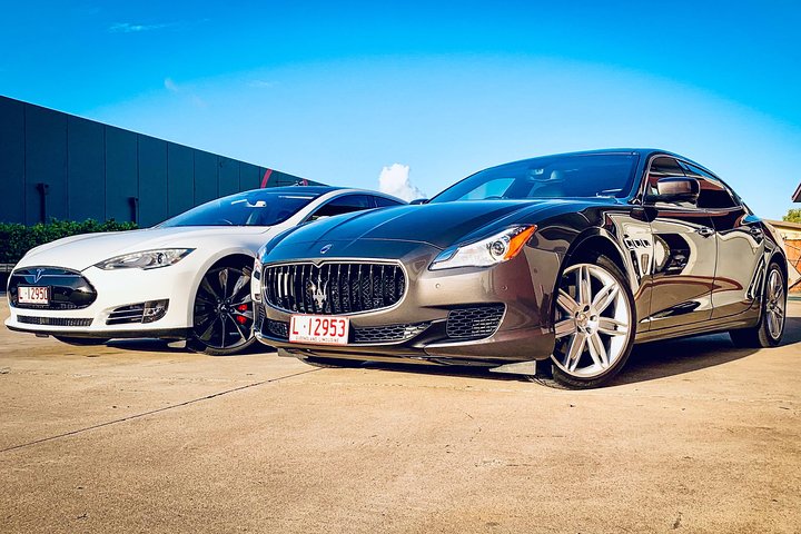 Maserati Quattroporte Limousine Transfer vom Flughafen Cairns in die Stadt