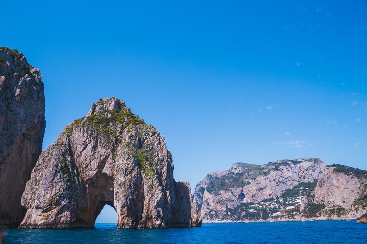 Capri bådtur: Grottoes, Swim & Sip Limoncello i en lille gruppe