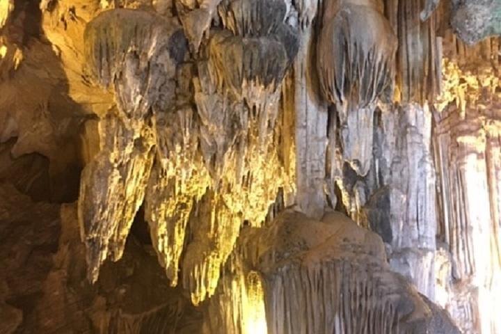 Ipoh Gua Tempurung, Höhlentempel, Spiegelsee und Schlossführungen