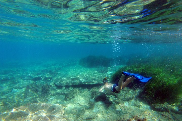 Cabo de Gata Attivo. Percorso guidato in kayak e snorkeling attraverso le calette del Parco Naturale