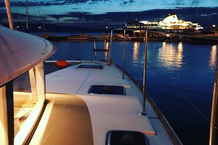 Gedeelde Catamaran All-inclusive-dagcruise naar Naxos of Paros