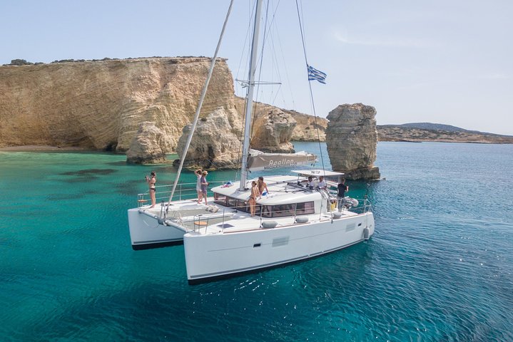 Gedeelde Catamaran All-inclusive-dagcruise naar Naxos of Paros