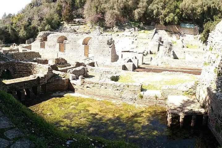 Vanuit Sarande: rondleiding door Blue Eye, Butrint, Ksamil & Lekuresi Castle