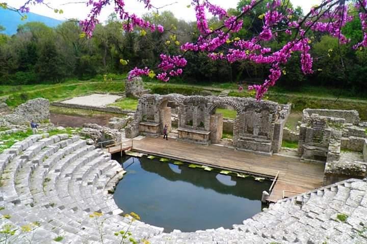 Vanuit Sarande: rondleiding door Blue Eye, Butrint, Ksamil & Lekuresi Castle