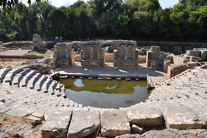 Vanuit Sarande: rondleiding door Blue Eye, Butrint, Ksamil & Lekuresi Castle