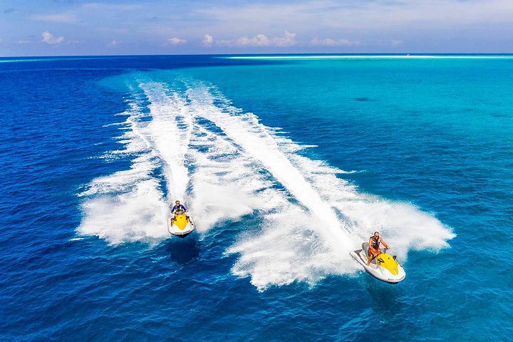 Maafushi: Vannsportskombinasjon - jetski, kajakk og t-banetur