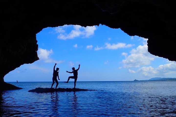 SUP ou canoë dans la mangrove d'Ishigaki + plongée avec tuba dans la Grotte Bleue