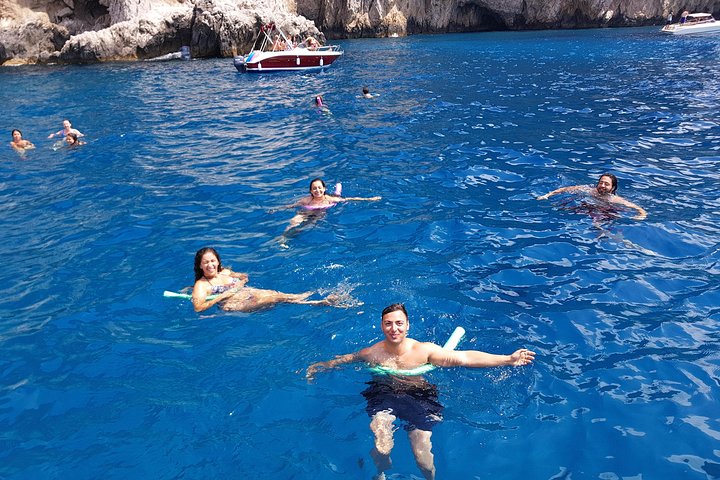 Desde Sorrento: Capri y Tour opcional en barco a la Gruta Azul