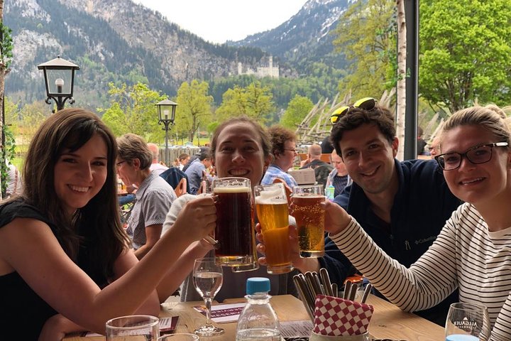 Munich: Neuschwanstein Tour with Oberammergau or Alpine Coaster