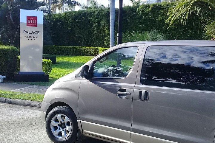 Privater Transfer vom Flughafen Liberia nach RIU Guanacaste Hotel