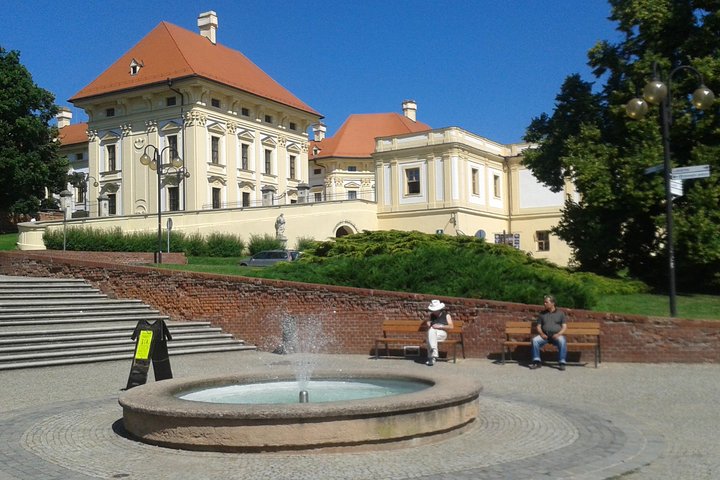 Viaggio al campo di battaglia di Austerlitz vicino a BRNO nella Repubblica Ceca