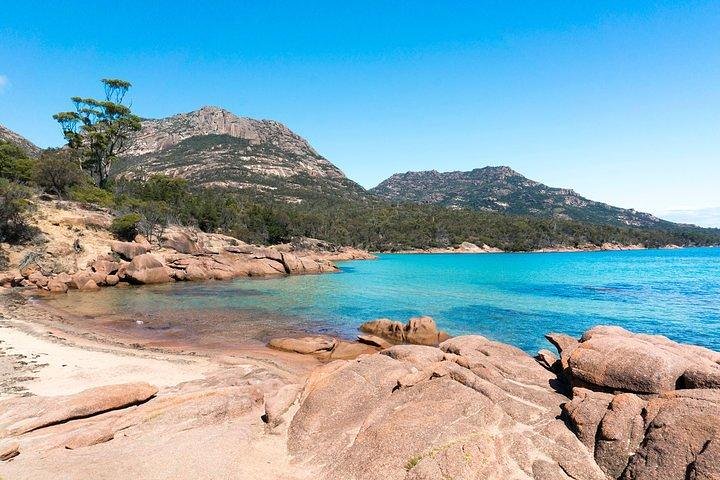 Tour di un'intera giornata a Wineglass Bay e Freycinet NP da Hobart via Richmond Village