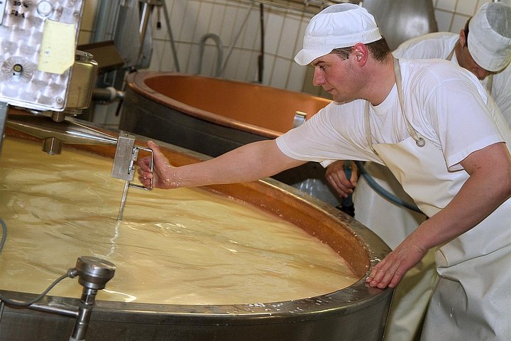 (KTL352) – Tagesausflug nach Gruyères mit Schokoladenfabrik ab Lausanne