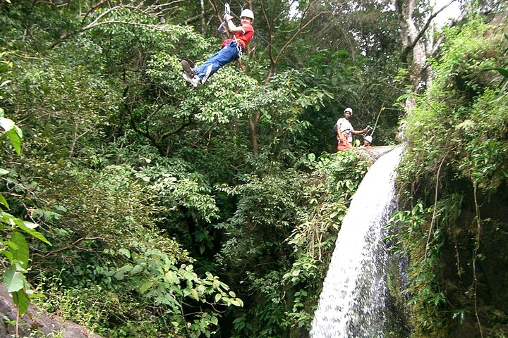 Mega Zipline Tour over 11 fosser fra Guanacaste