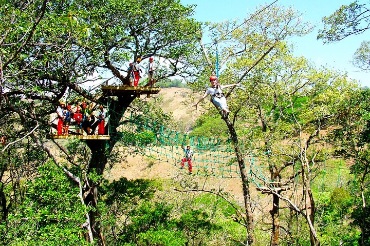 Mega Mix Adventure und Zipline im Adventure Park Vista Golfo
