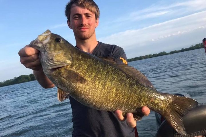 Private Lake Erie Smallmouth Bass Fishing Charters