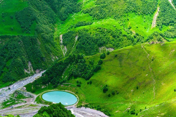 Højdepunkter i Kaukasus-bjergene-Jinvali, Ananuri, Gudauri, Kazbegi (gruppetur)