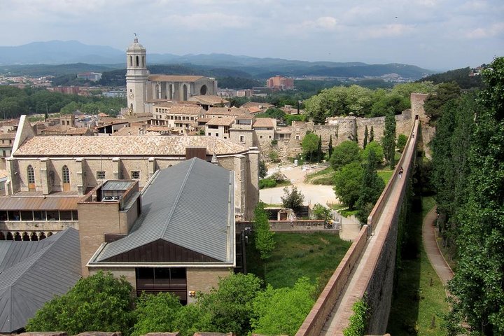 Girona Geschiedenis en legendes Tour Kleine groep vanuit Girona