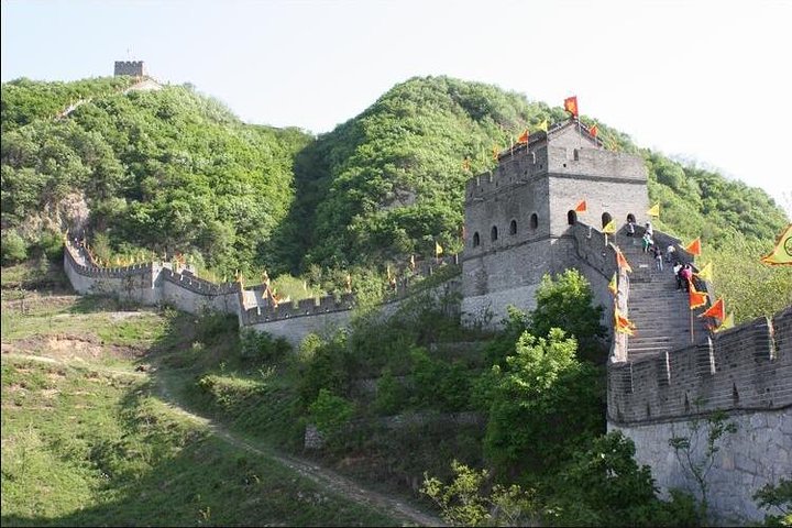 Privat Dandong City Day Tour: Hushan Great Wall, Yalu River Broken Bridge, Border